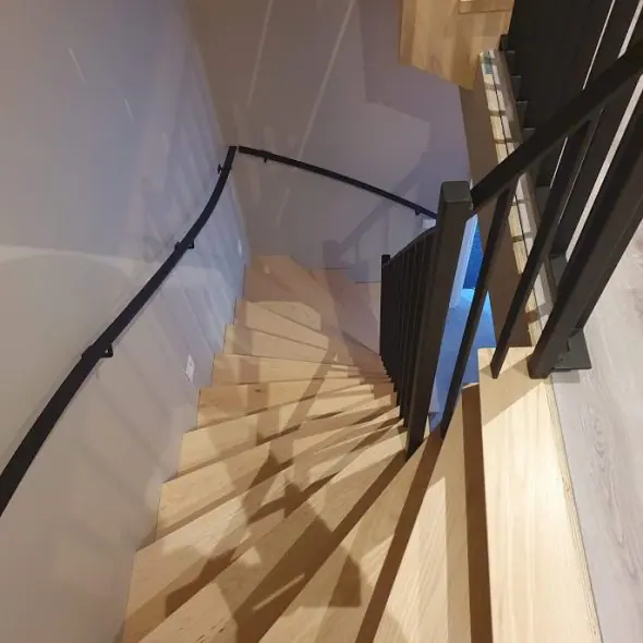 Maatwerk rondgaande trap