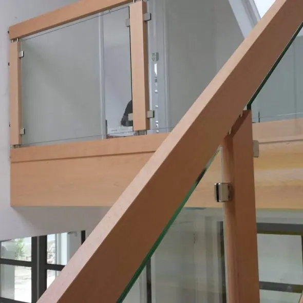 Moderne houten trap