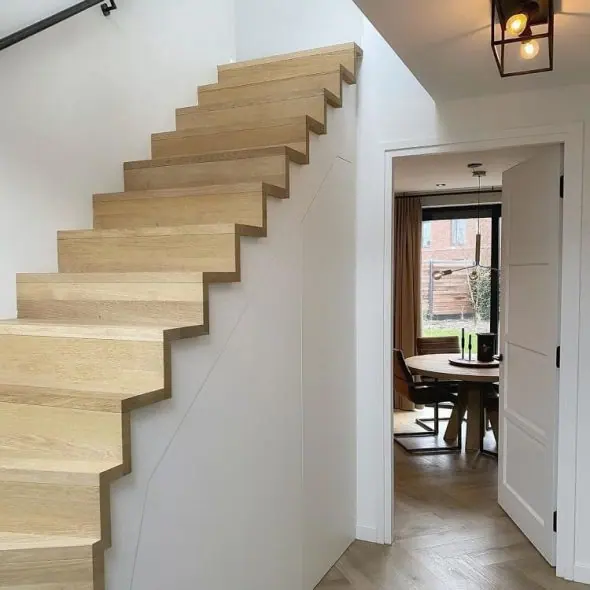 Eikenhouten trap