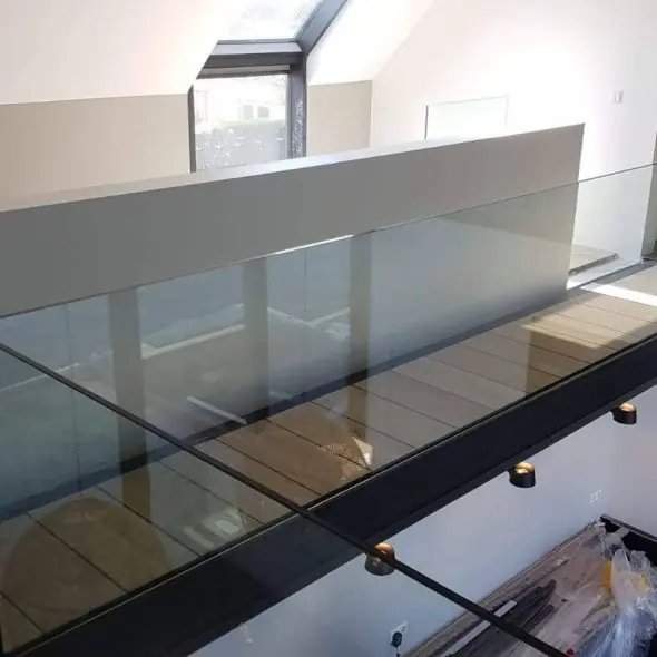 Glazen balustrade