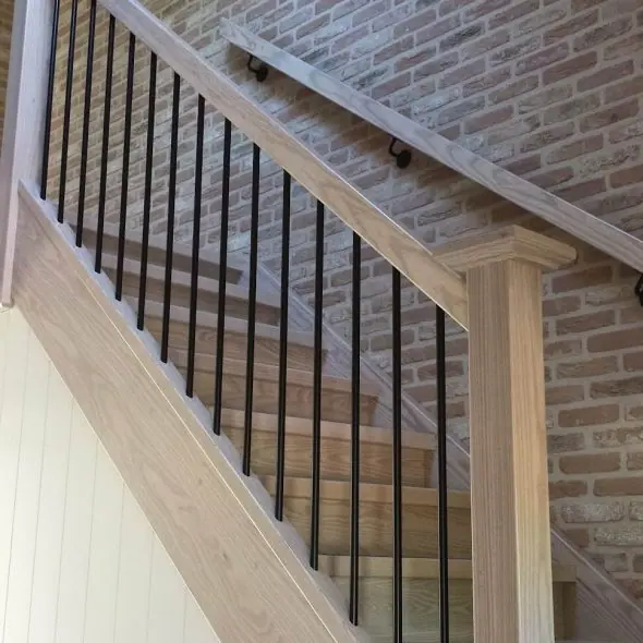 Trap langs muur