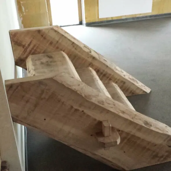 Kleine houten landelijke trap