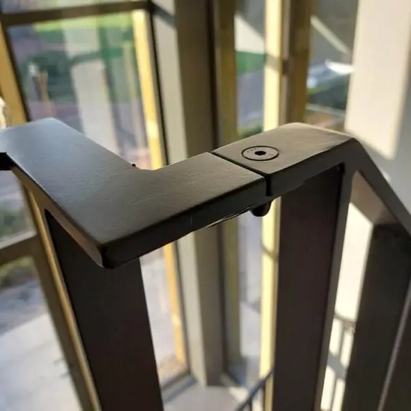 Metalen hekwerkverbinding