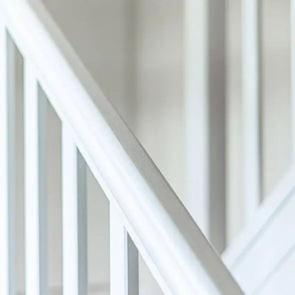 Trapbalustrade van vurenhout