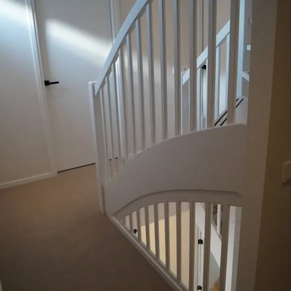 Vurenhouten trapbalustrade