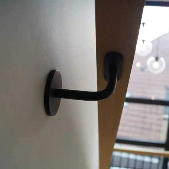 Metalen leuninghouder