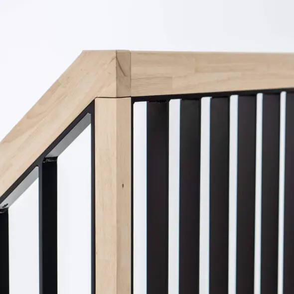 Balustrade van stripstaal
