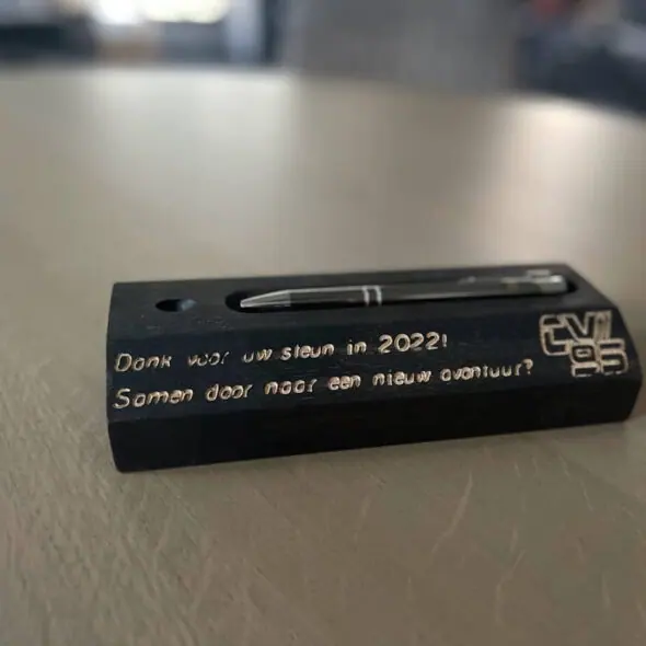 Zwart pennenbakje