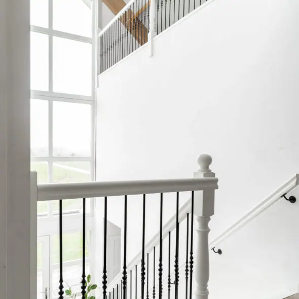 Hekwerk op de verdieping met stalen spijlen