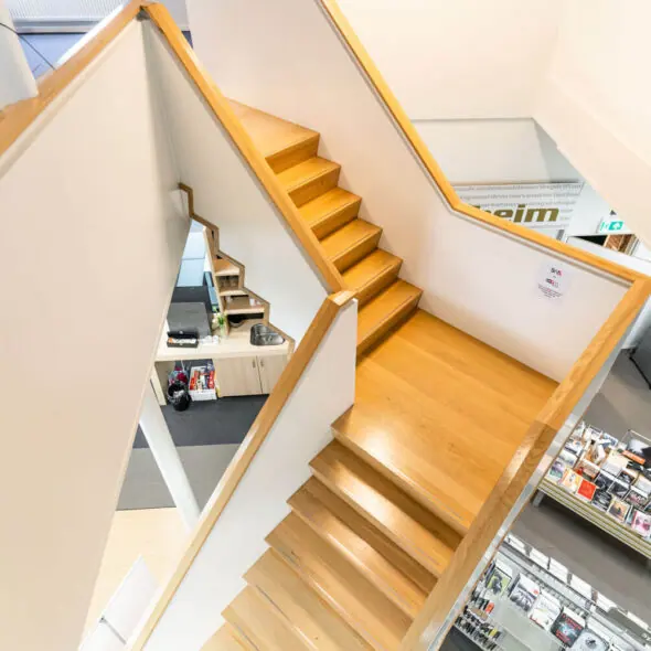 Trap bibliotheek Staphorst
