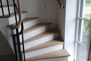 Trap met landelijk design